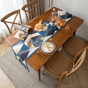 Modern American Light Luxury Table Runner With Tassels Geometric Jacquard Gold Thread Polyester Home Table Decor
