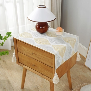 Rectangle jacquard dust cover cloth with yellow leaf patterns and white fringe tassels