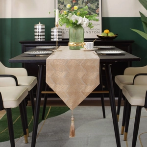 Modern Luxury Polyester Jacquard Table Runner With Tassels Geometric Wave Feather Pattern Decorative Table Runner For Dining Room Home