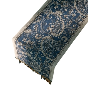 Μπλε και μπεζ ζακάρ τραπεζομάντηλο paisley με διακοσμητικές φούντες με κρόσσια