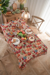 Nahaufnahme der Vintage Jacquard-Tischdecke mit floralen Ölgemälde-Mustern