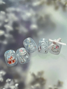Makro-Set aus 3D-Weihnachts-Nagelaufklebern mit Glitzerbäumen und Neujahrs-Motiven