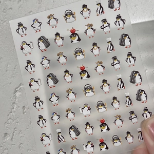 Autocollants à ongles pingouin avec divers personnages mignons et fini brillant