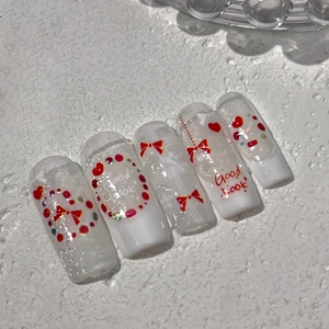 Faux ongles French avec nœuds rouges, cœurs et paillettes, ensemble de 5 pièces