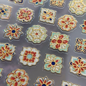 Böhmische vergoldete Nagelaufkleber mit Mandala-Emaille-Blumenmustern für kurze Nägel
