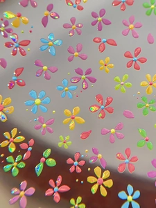 Macro de charmes floraux 3D colorés en résine pour nail art avec détails pailletés