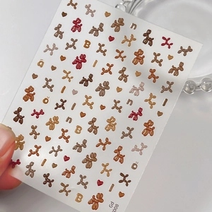 Autocollants nail art chien ballon avec cœurs et lettres en marron et rouge