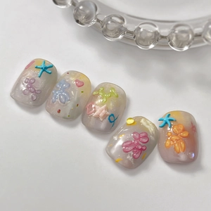 Autocollants ongles chien ballon 3D avec base dégradée et détails d'étoiles en relief