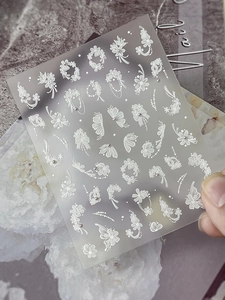 Adesivi per unghie in pizzo bianco con motivi di farfalle, fiori e perle lucide