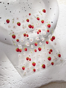 Vue détaillée des autocollants 3D pour ongles aux motifs de fraises et fleurs YT6263