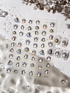 Détails de stickers nail art pingouin en relief avec motifs de dessins animés d'hiver