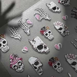 Adesivi per unghie 5D Halloween con teschi scuri e cuori rosa con rilievo tridimensionale