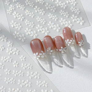 3D Geprägte Blumen Nagelkunst Aufkleber Weiße Fünfblättrige Blüten Irisierend Muschelglanz Selbstklebend DIY Damen Nagelaufkleber