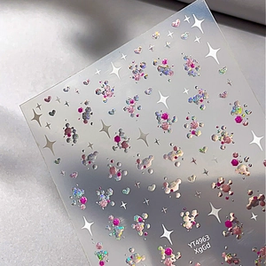 Glitzernde Nagelsticker mit rosa Bären, Sternen und Herzmotiven in hochwertiger Optik