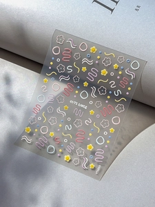 Détail de l'autocollant gaufré YT5666 avec lignes colorées et motifs de fleurs mignonnes