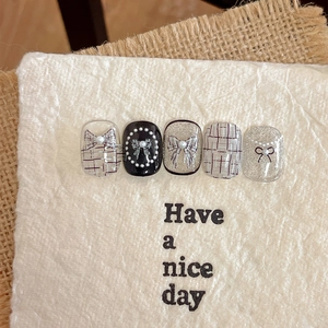 Bowknot and pearl press-on nails set with tweed pattern and silver glitter finish