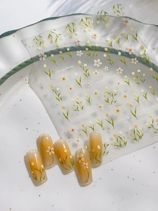Détails d'autocollants pour ongles Spring Journey avec tulipes jaunes et petites fleurs