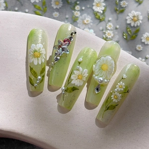 Daisy floral press-on nails with 3D relief petals and pearls in light green finish