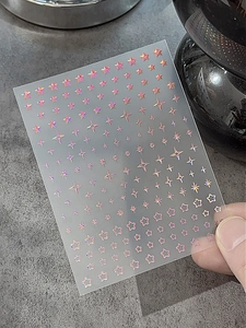 Autocollants d'ongles étoilés holographiques avec motifs d'étoiles dorées au laser et formes