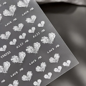 5D Relief Herz Nagelsticker mit Silberglanz und LOVE ME Schriftzug Modell YT4733