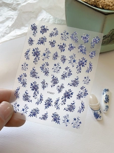 Adesivi per unghie blu a rilievo YT5037 con elegante motivo in stile porcellana