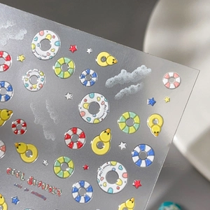 Adesivi per unghie estivi 3D con salvagenti colorati, papere gialle e decorazioni di stelle