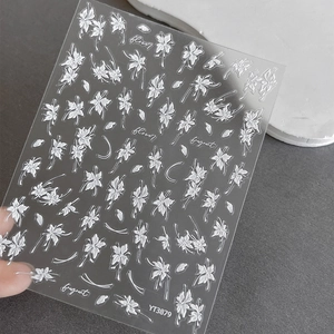 Autocollants nail art 3D fleurs blanches gaufrées avec motifs floraux sur film transparent