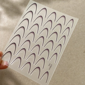 Adesivi per unghie french manicure con sfumatura nero-viola e linee curve per nail art decor