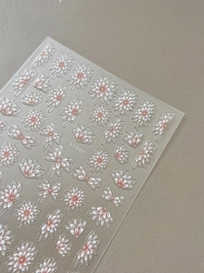 Detailed macro view of YT4080 nail stickers featuring white daisies with pink centers