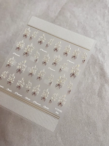 Autocollant d'ongles 5D en relief avec gypsophile blanche et nœuds marron, modèle YT4140