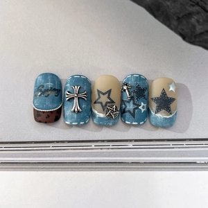 Stickers ongles étoiles argentées avec motifs vintage bleu denim et léopard punk gothique