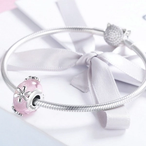 S925 Sterlingsilber Charm-Armband mit rosa Glasperle und diamantbesetztem Katzenverschluss