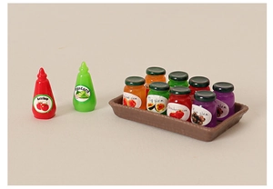 Set de confitures miniatures pour maison de poupée avec flacons de ketchup et moutarde