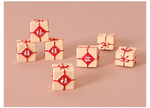 Détails de boîtes cadeaux miniatures pour maison de poupée avec rubans et signe Fu