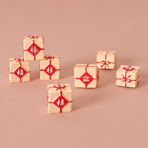 Miniatures boîtes cadeaux Fu en résine avec rubans rouges pour décoration DIY, 7 pièces