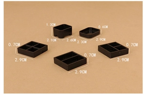 Miniatur-Bento-Box-Fächer aus schwarzem Kunststoff für Puppenhäuser mit Maßen