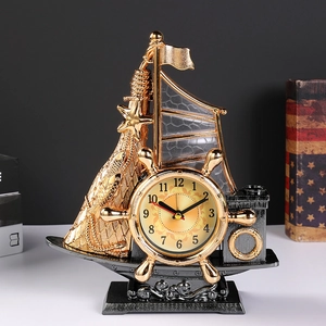 Vintage-Segelschiff-Tischuhr und Stifthalter in Gold-Schwarz-Optik