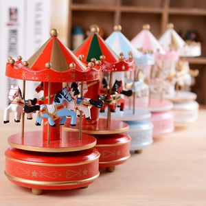Europäischer Stil Karussell Spieluhr Romantische Aufziehbare Pferd Merry-Go-Round Musikdose Für Geburtstag Weihnachten Valentinstag Geschenk Tischdeko Zuhause