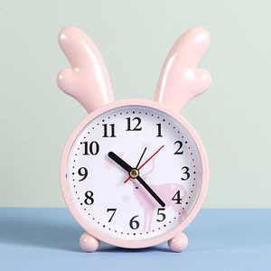 Pink cartoon reindeer alarm clock with round silent analog dial for students