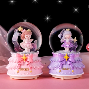 Boîte à Musique Boule de Cristal Fille Dessin Animé Avec Lumière LED et Musique Résine Verre Lucky Cadeau pour Enfants