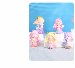 Macro-opname van verschillende kleurrijke zeemeermin-blindboxfiguren op display