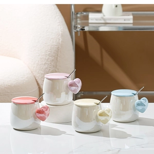 Creative Ceramic Mug With Heart Shaped Handle 3D Panda Cat Animal Design Pearl Glazed Coffee Cup Set With Lid And Spoon