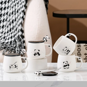 Simpatica Tazza in Ceramica a Forma di Panda Con Coperchio e Cucchiaio Tazza da Caffè Resistente al Calore per Casa Ufficio