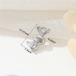 Détails du pendentif lapin argenté avec cristal en cœur, taille 13,27mm x 7,8mm