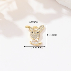 Macro de pendentif lapin en or 14k avec zircons incrustés et détails de gemme