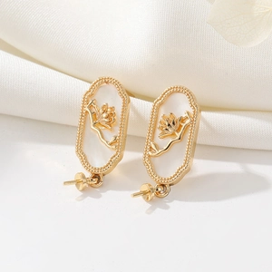14K vergoldete Lotus-Muschel-Ohrring-Rohlinge mit Zirkonia-Inlay für DIY-Schmuck