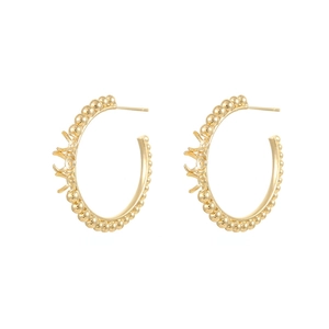 Elegantes pendientes de aro en C de oro de 18K con borde perlado y diseño de relieve