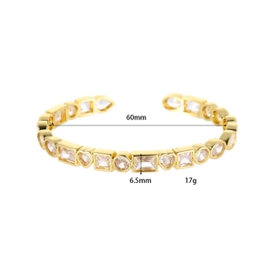 Vista dettagliata del bracciale rigido placcato oro 60mm con zirconi e specifiche