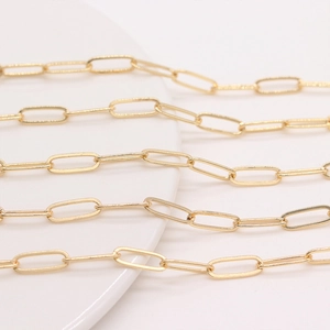 Minimalist 14K gold plated oval paperclip chain with polished rectangular links