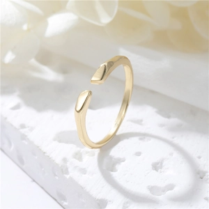 Minimalistischer S925 Silberring vergoldet mit Hammerschlag-Textur und offenem Design